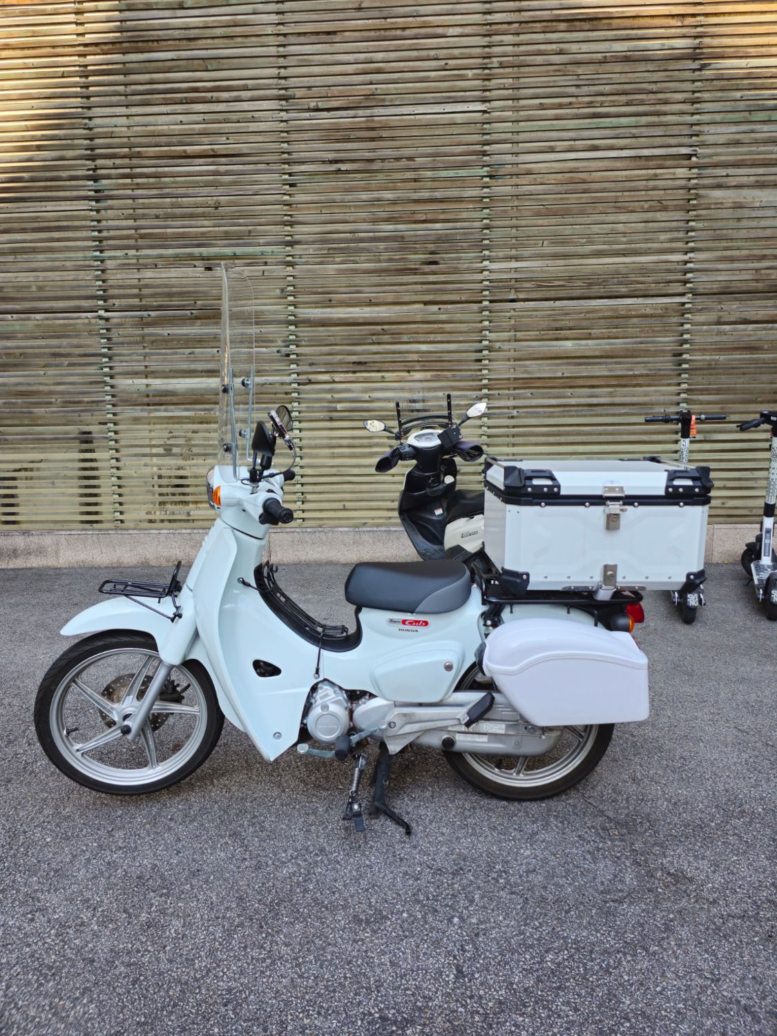 혼다 슈퍼 커브 110 thumb 2