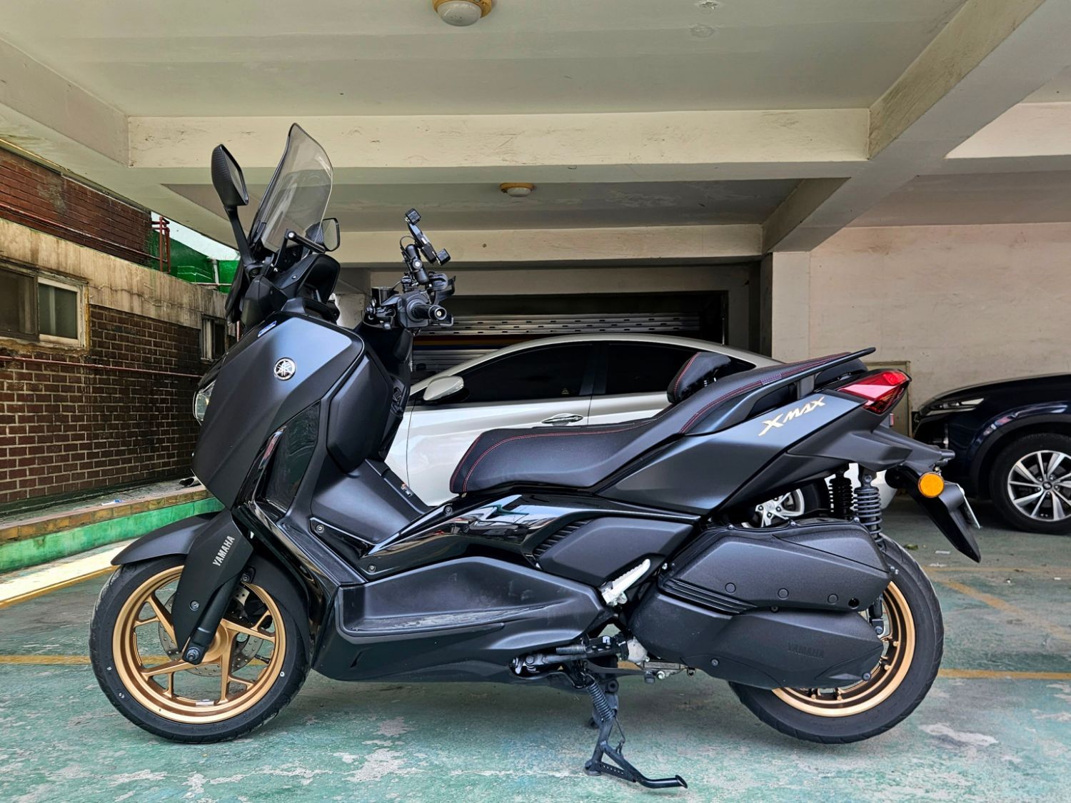 야마하 XMAX 300 ABS thumb 2