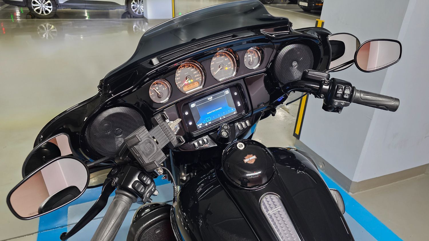 할리데이비슨 스트리트 글라이드 스페셜 more