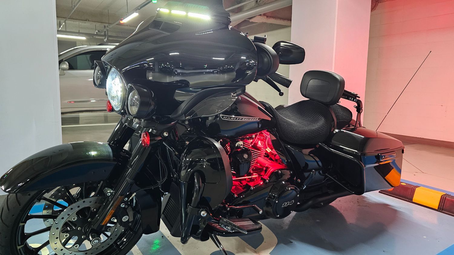 할리데이비슨 스트리트 글라이드 스페셜 thumb 2