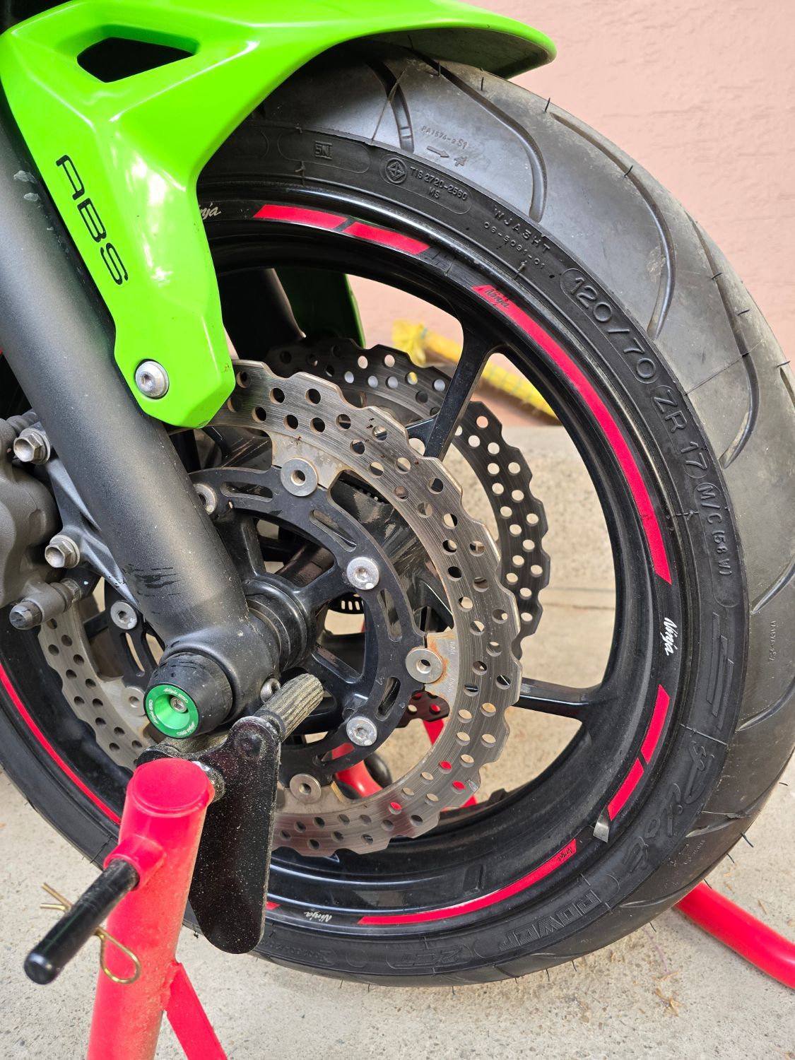 가와사키 닌자 650 more