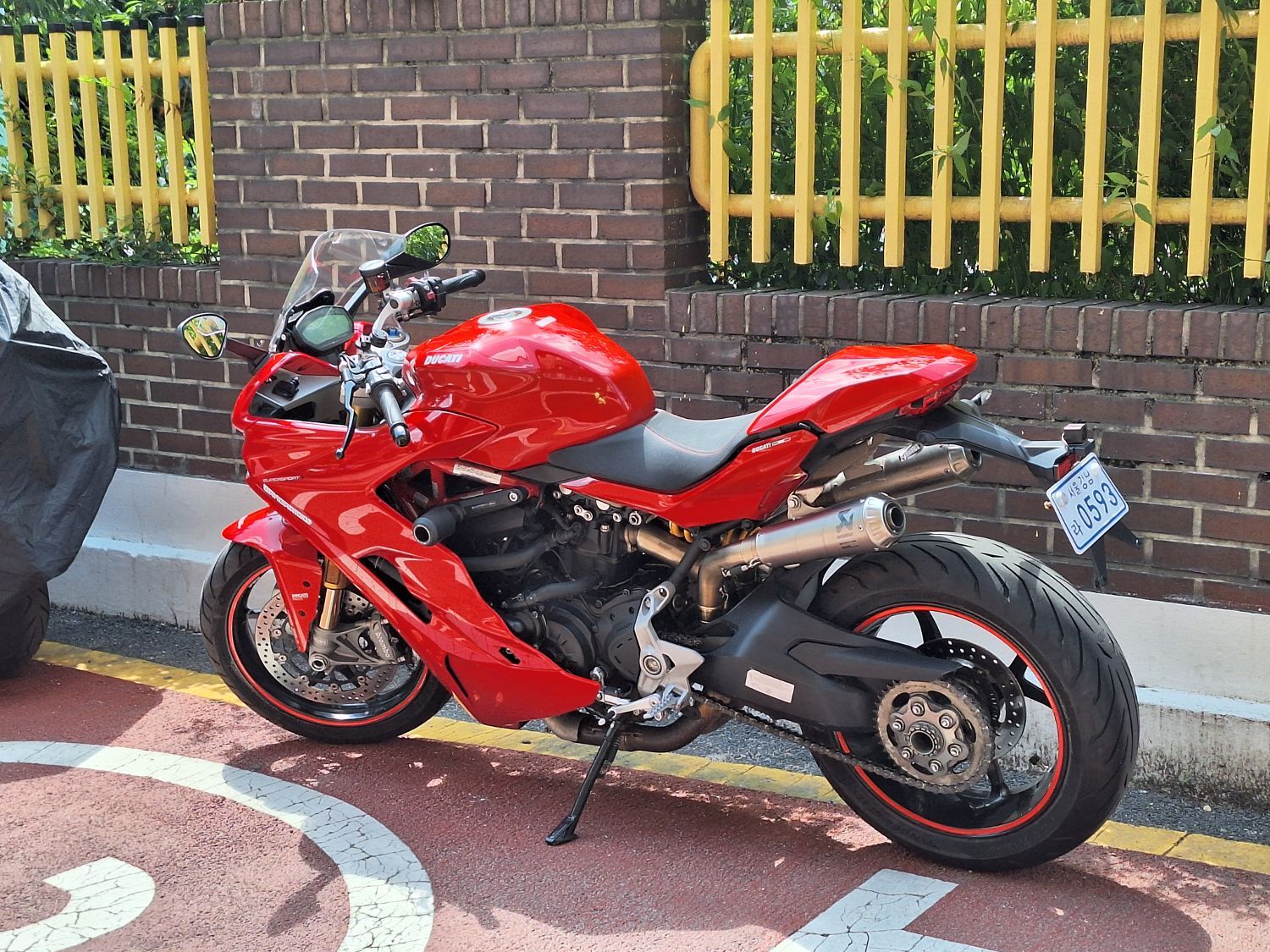 두카티 슈퍼스포츠 939 S thumb 2