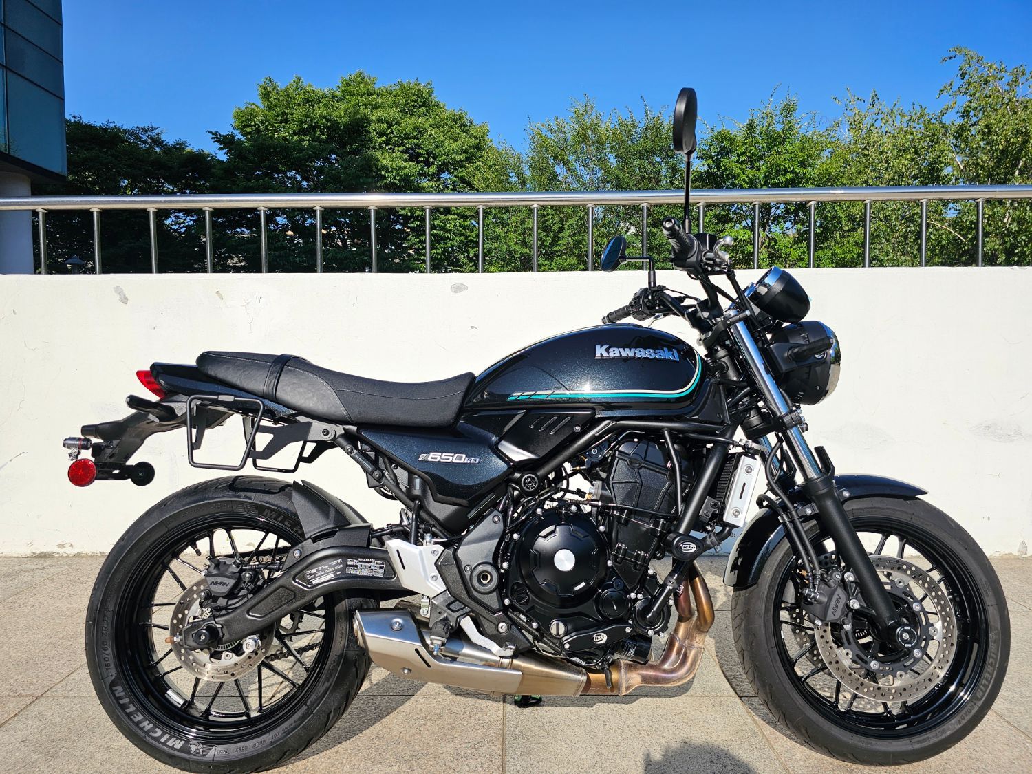 가와사키 Z 650 RS thumb 2