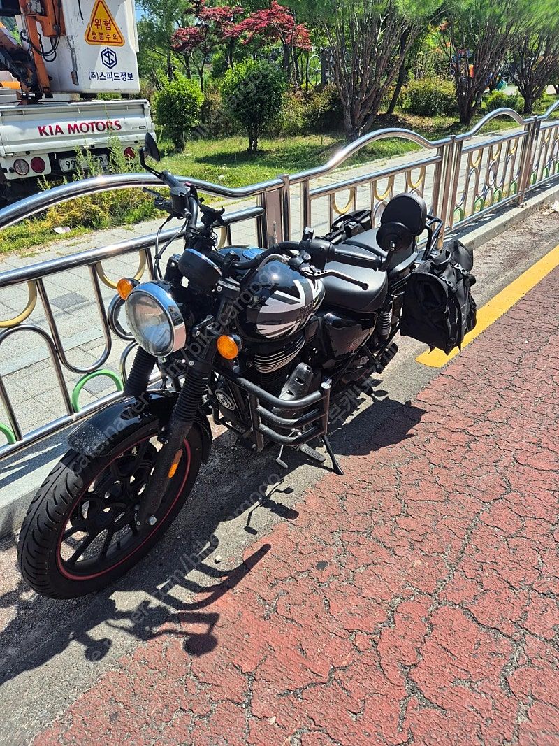 로얄엔필드 메테오 350 thumb 2