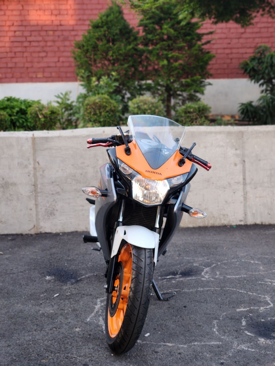 혼다 CBR 125 R thumb 2