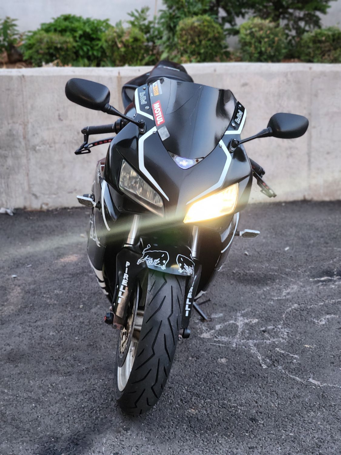 혼다 CBR 1000 RR thumb 2