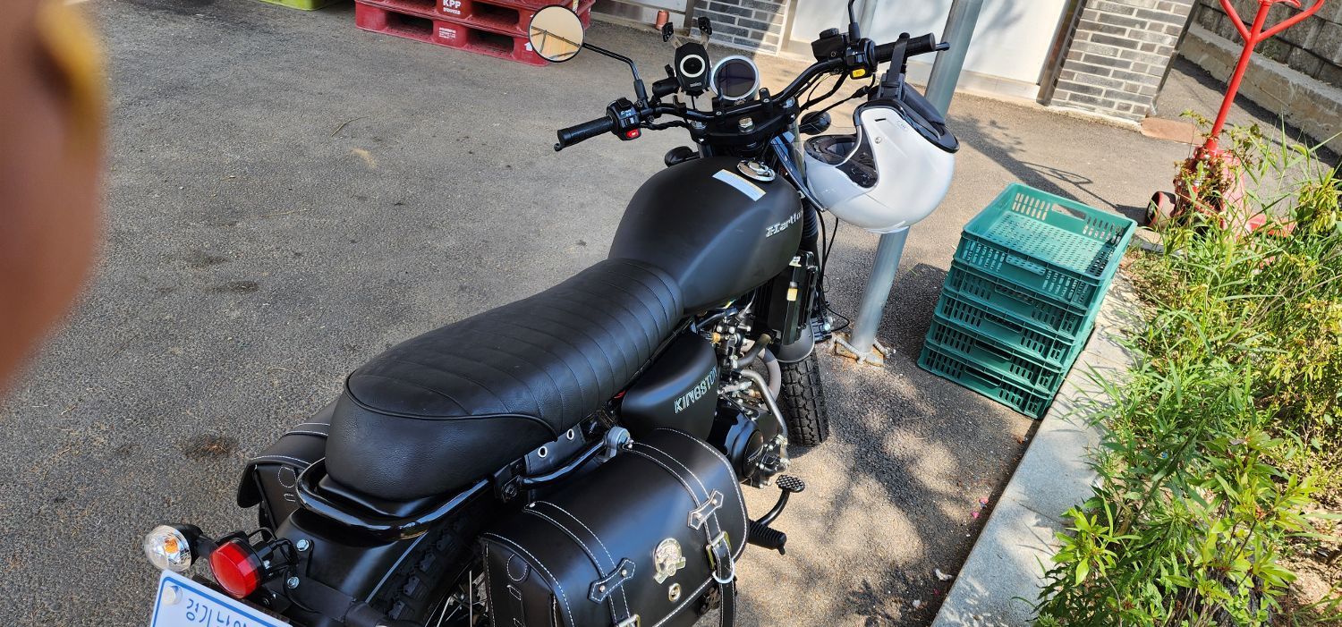 기타 킹스턴 125 more