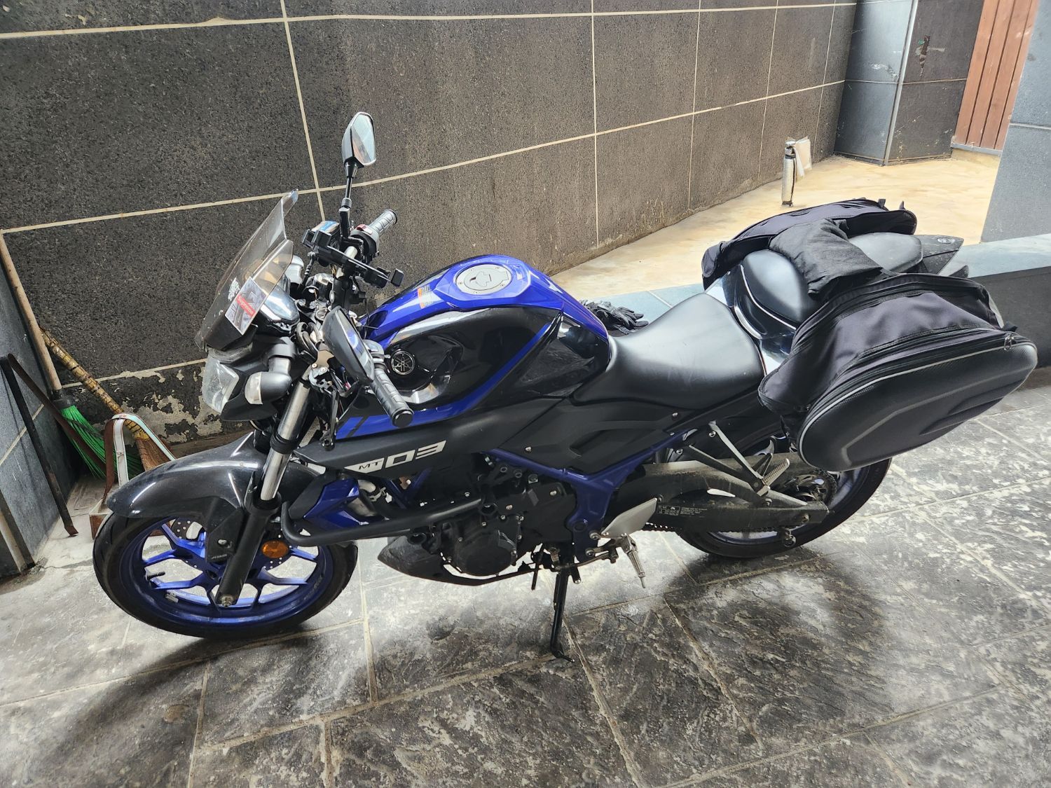 야마하 MT 03 thumb 2