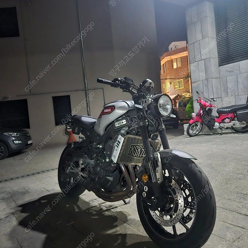 야마하 XSR 900 thumb 2