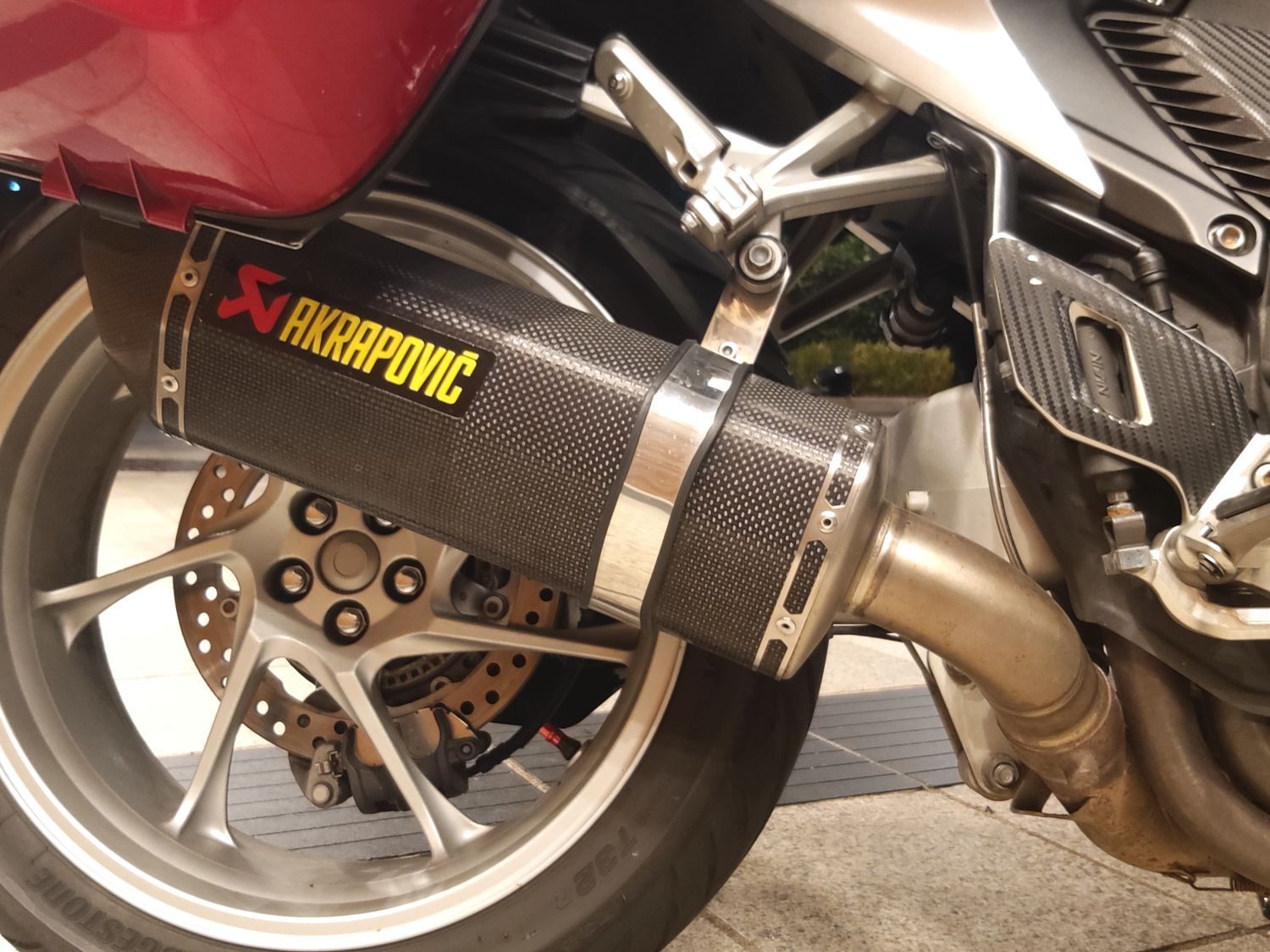 혼다 VFR 1200 F thumb 2