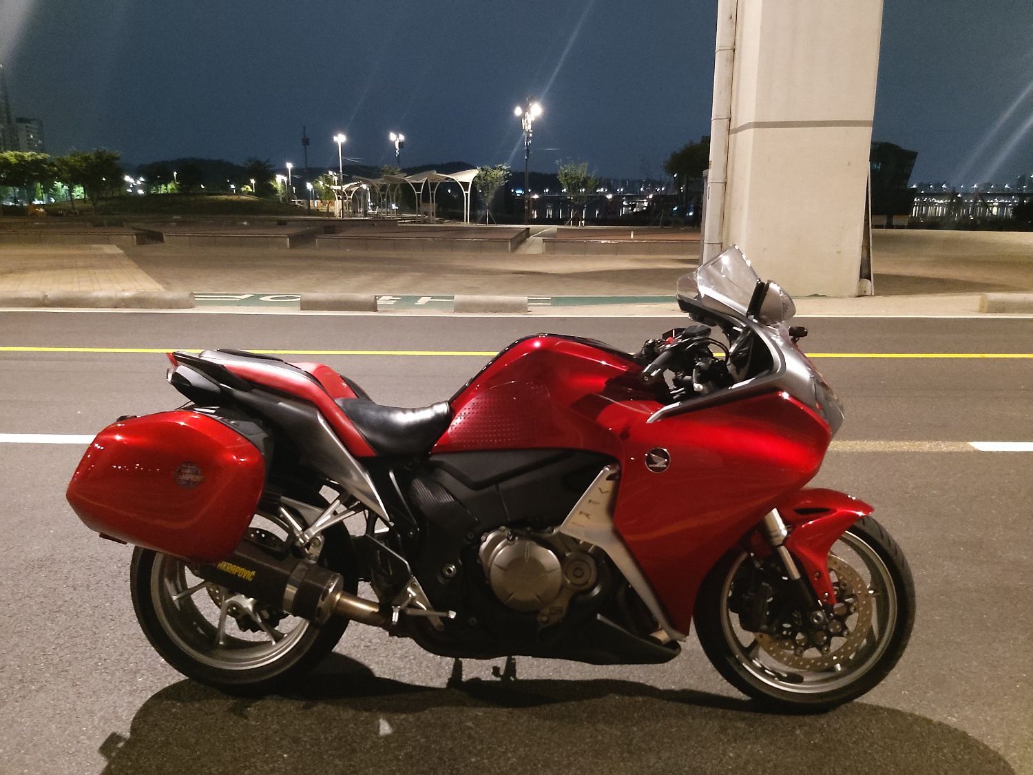 혼다 VFR 1200 F more
