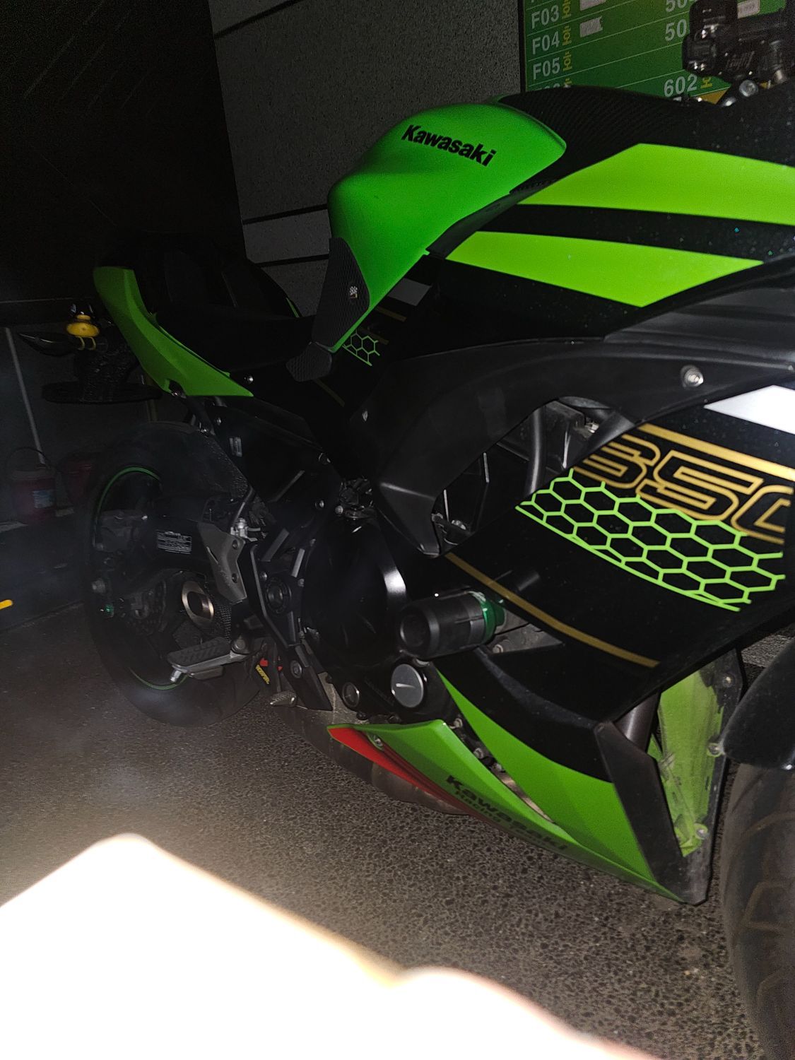 가와사키 닌자 650 more