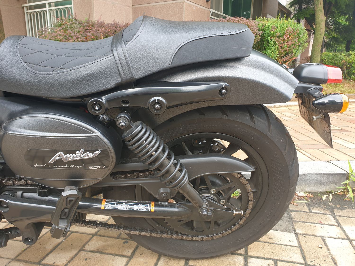 KR모터스 아퀼라 300 S more