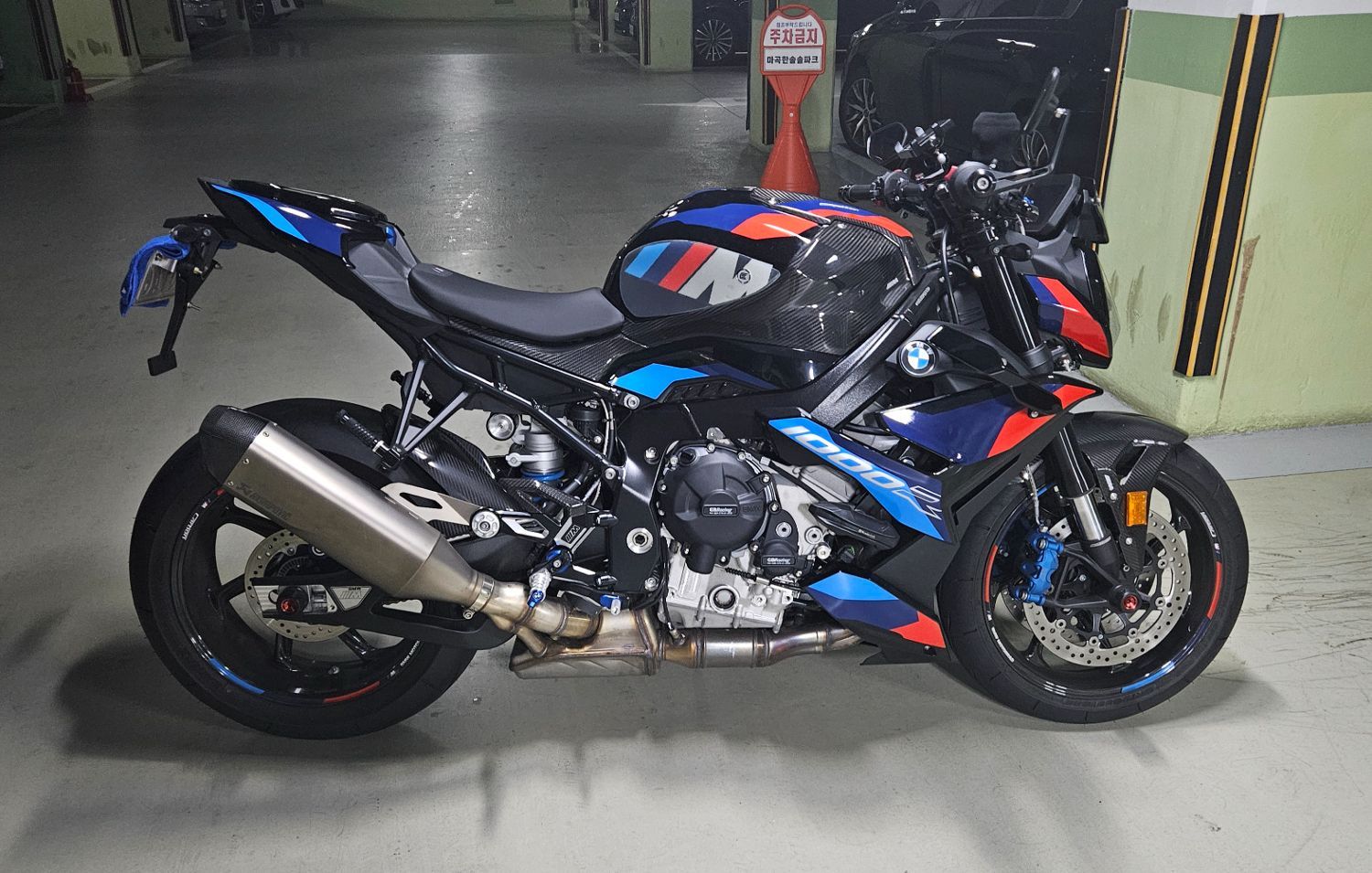 BMW M 1000 R thumb 2