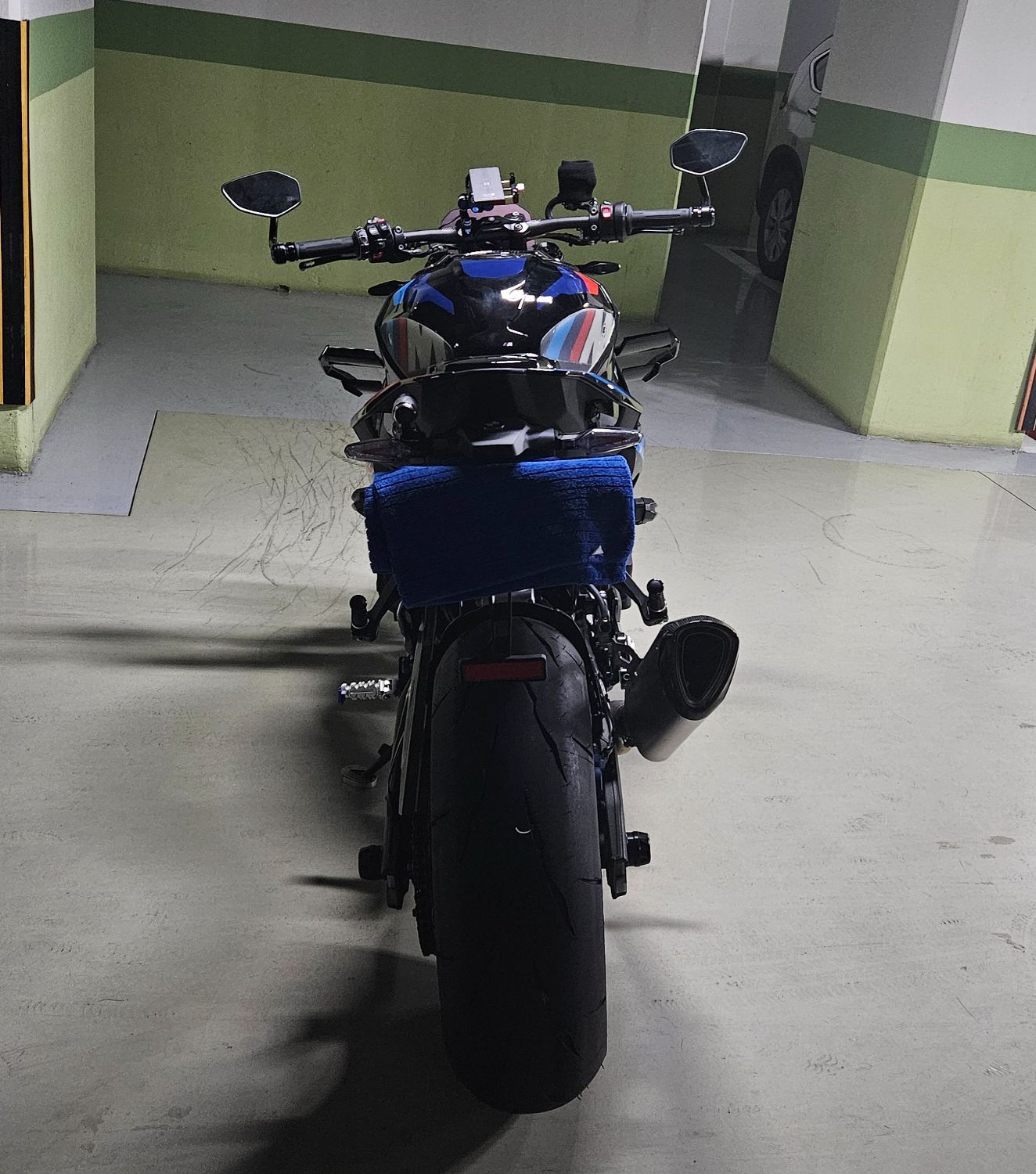 BMW M 1000 R 2023 블루 사진 4