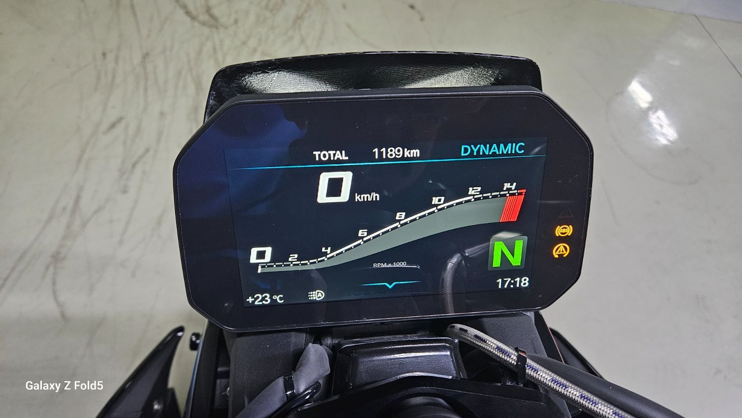 BMW M 1000 R 2023 블루 사진 5