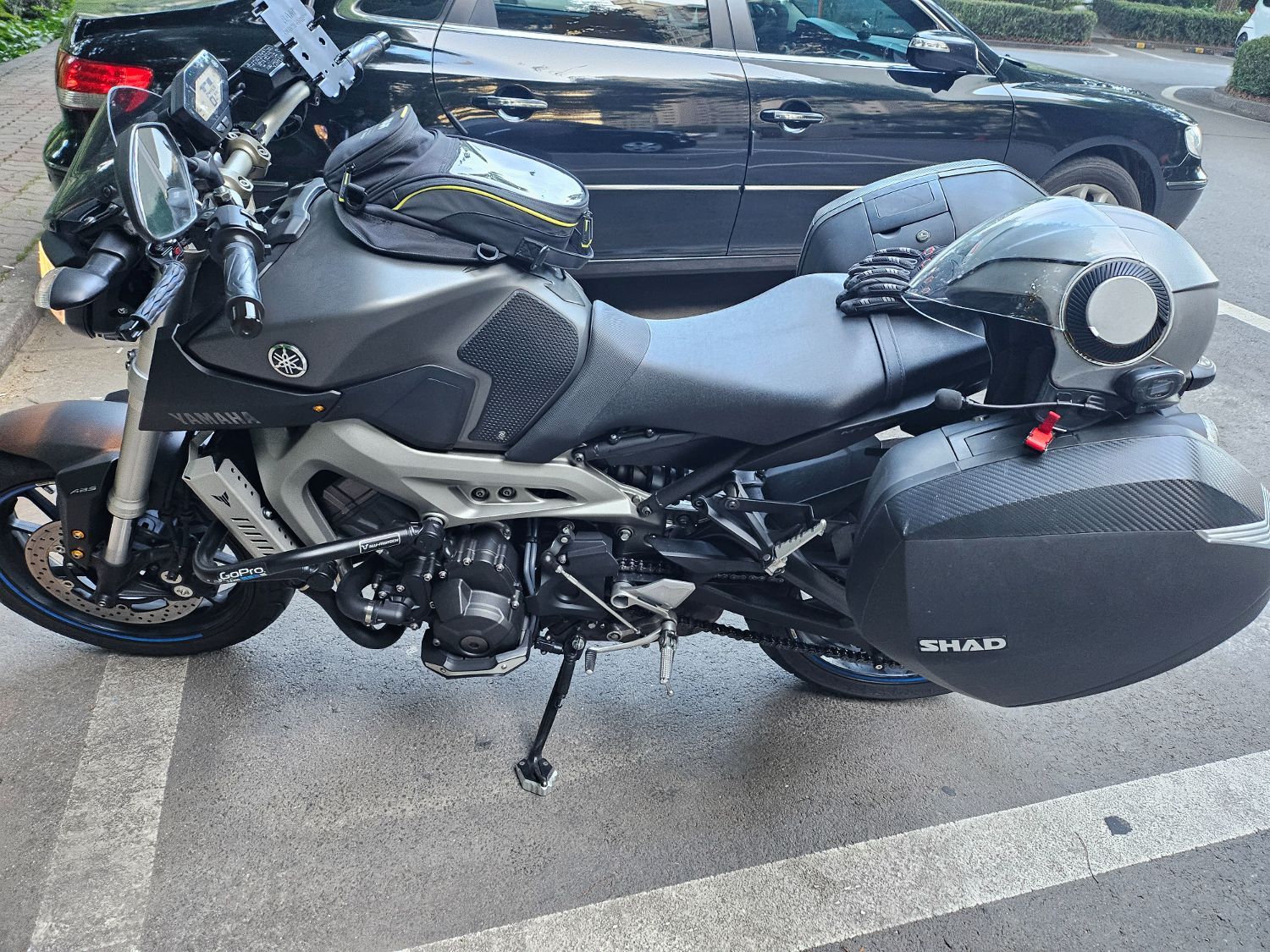 야마하 MT 09 thumb 2