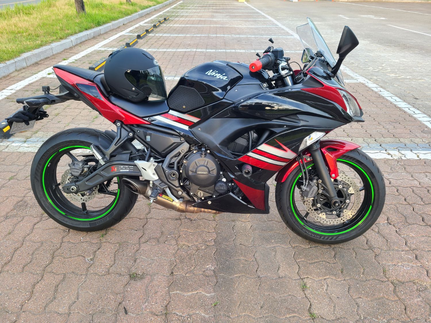 가와사키 닌자 650 thumb 2
