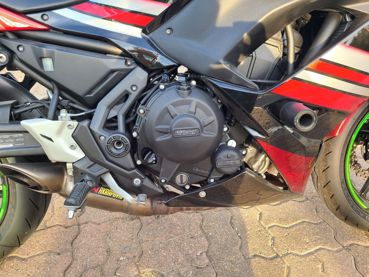 가와사키 닌자 650 more