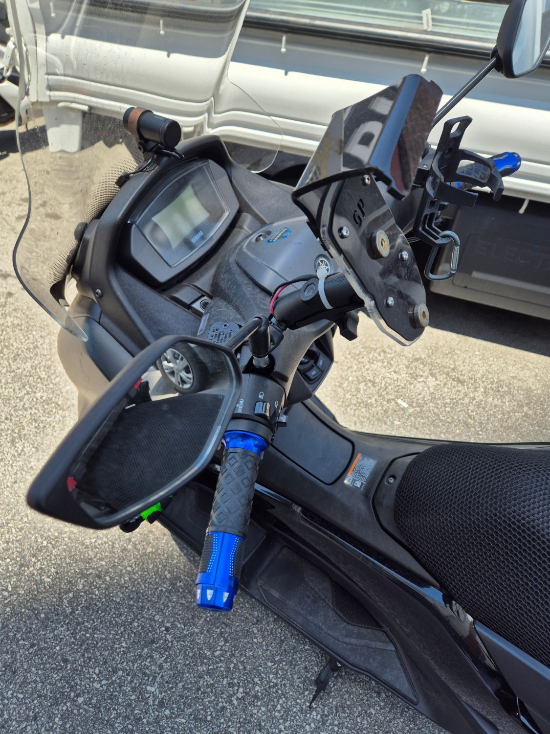 야마하 NMAX 125 thumb 2