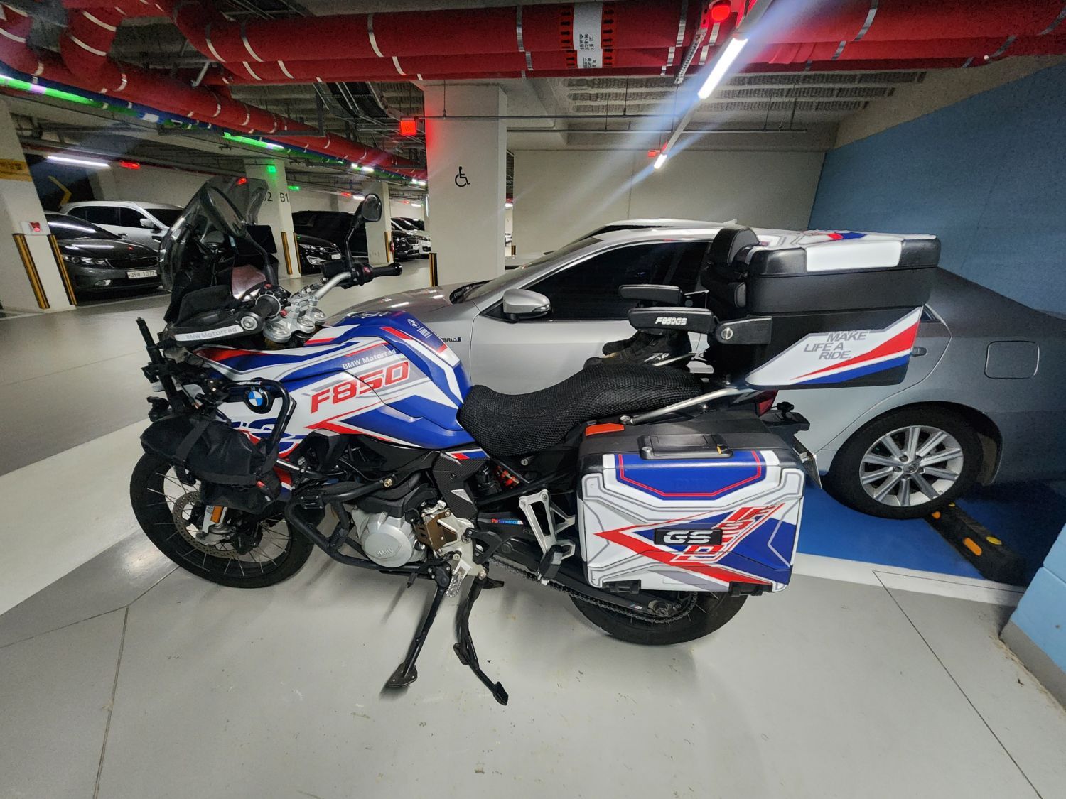 BMW F 850 GS thumb 2