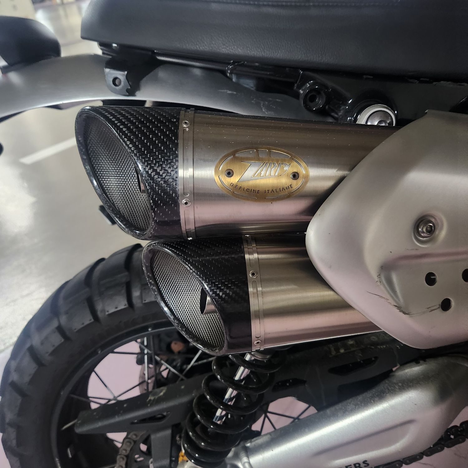 트라이엄프 SCRAMBLER 900 2019 화이트 사진 2