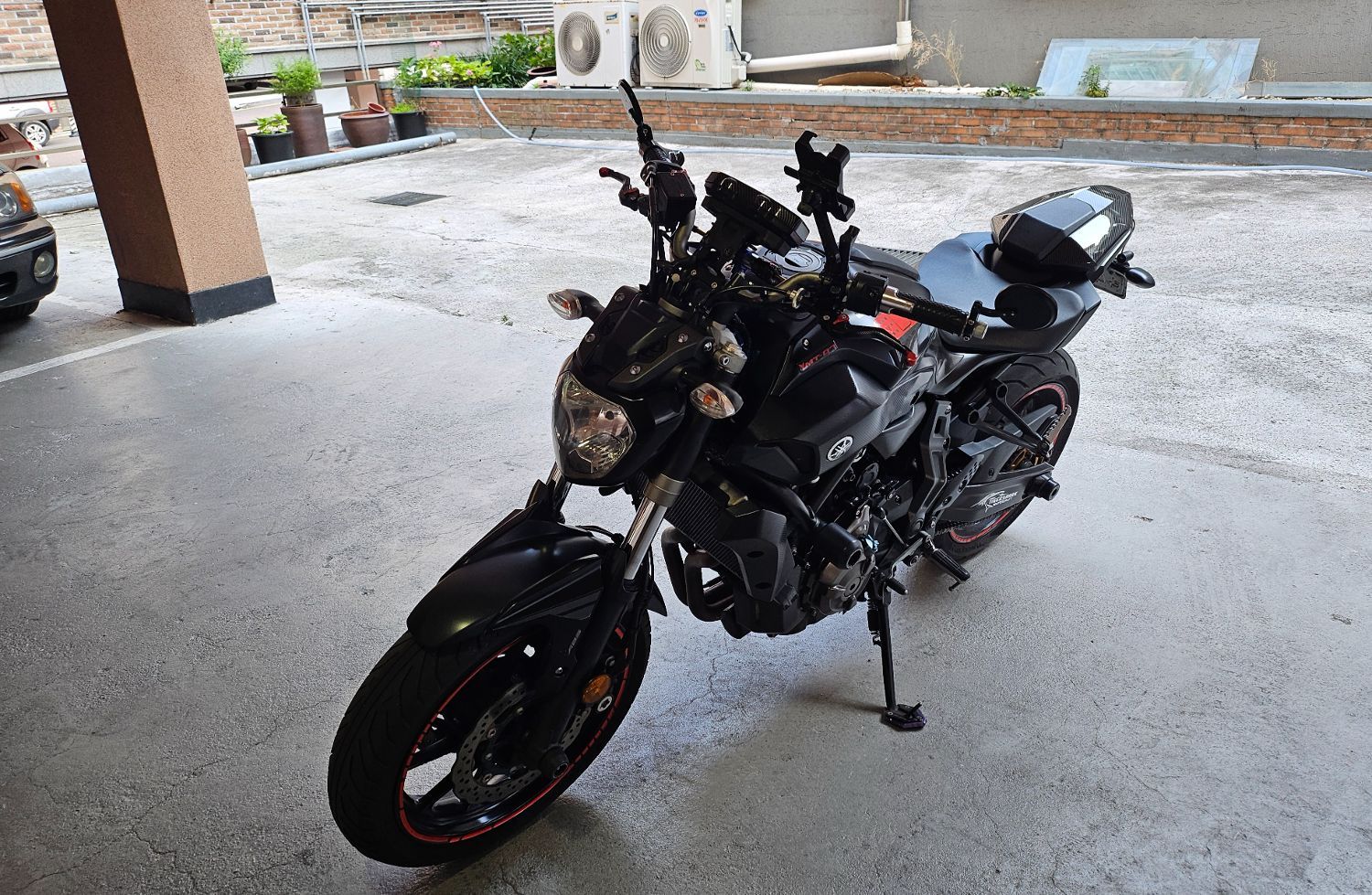 야마하 MT 07 thumb 2