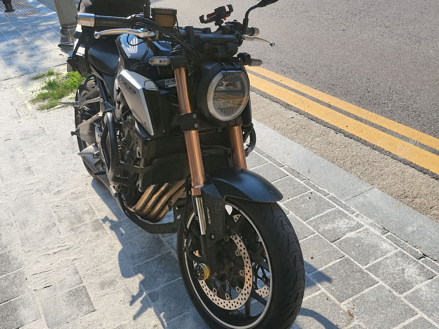 혼다 CB 650 R more