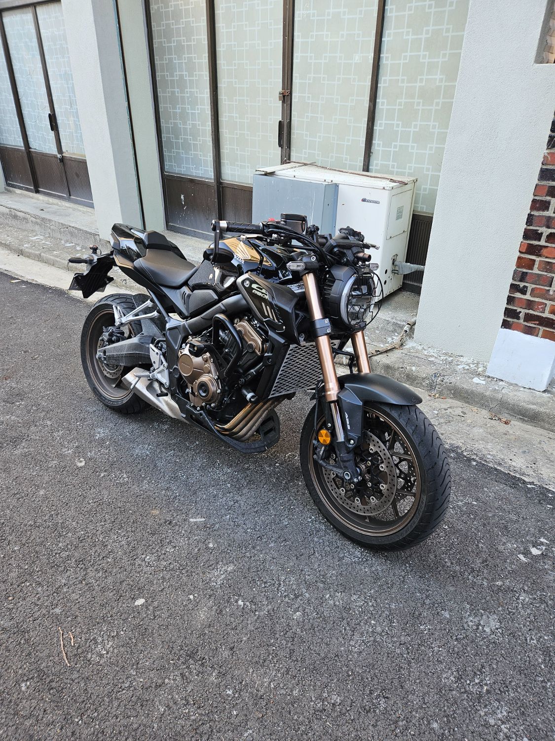 혼다 CB 650 R thumb 2