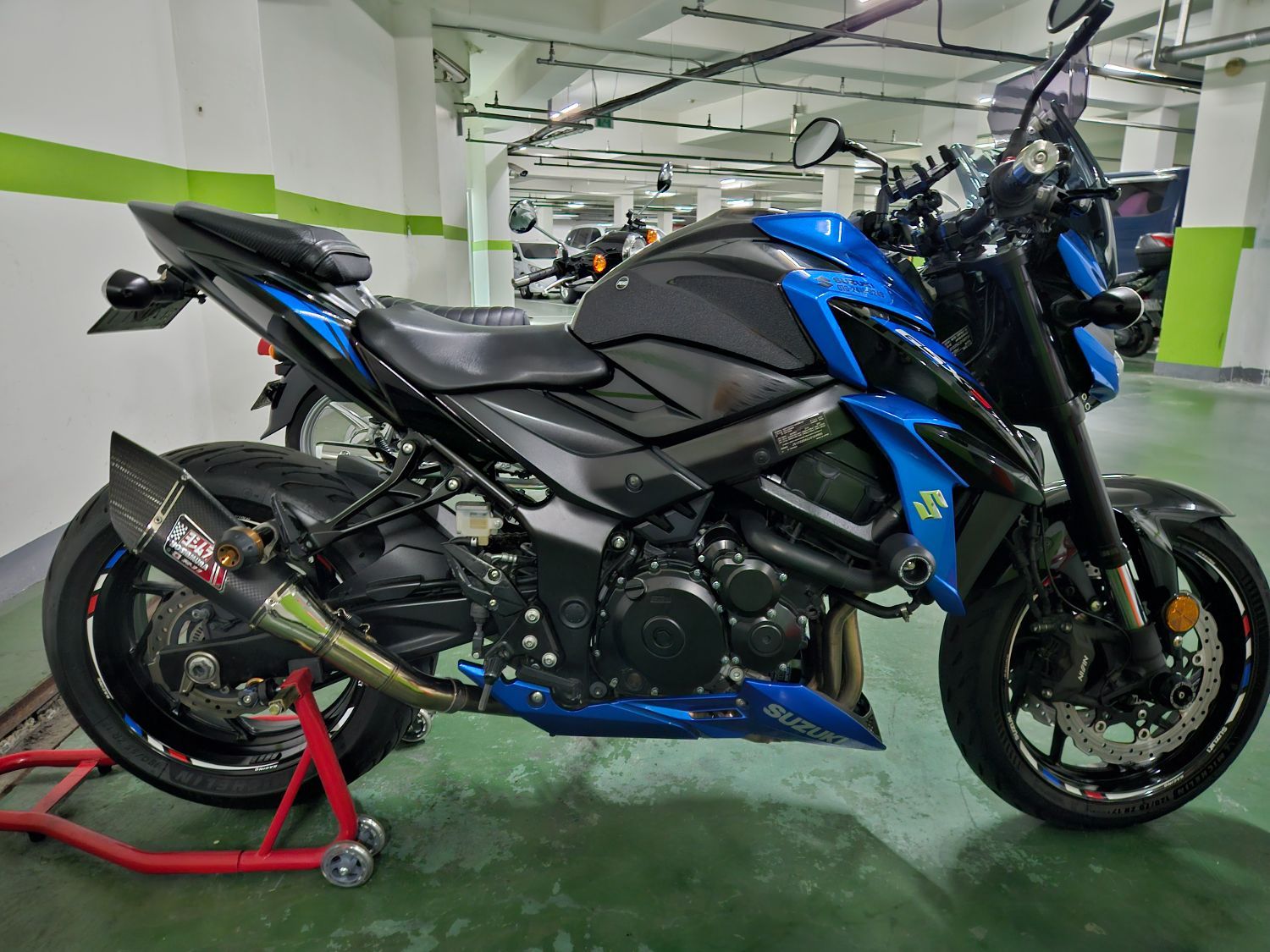 스즈키 GSX S 750 thumb 2