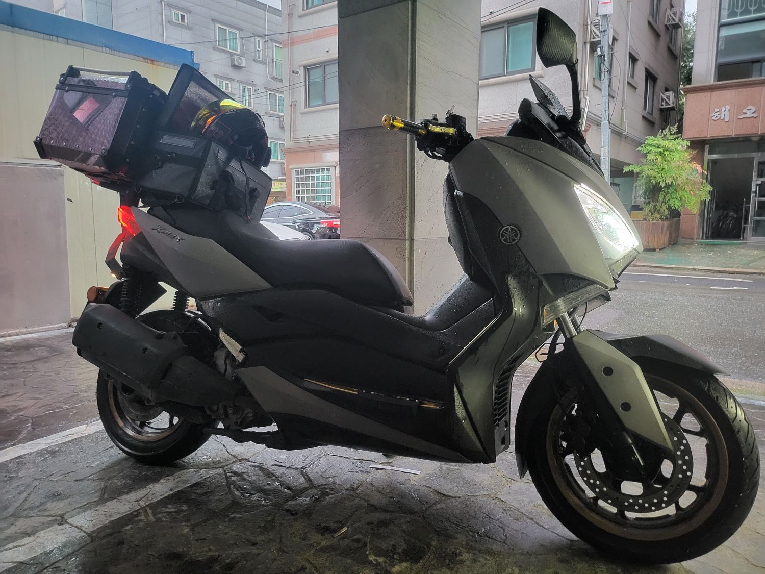 야마하 XMAX 300 ABS thumb 2