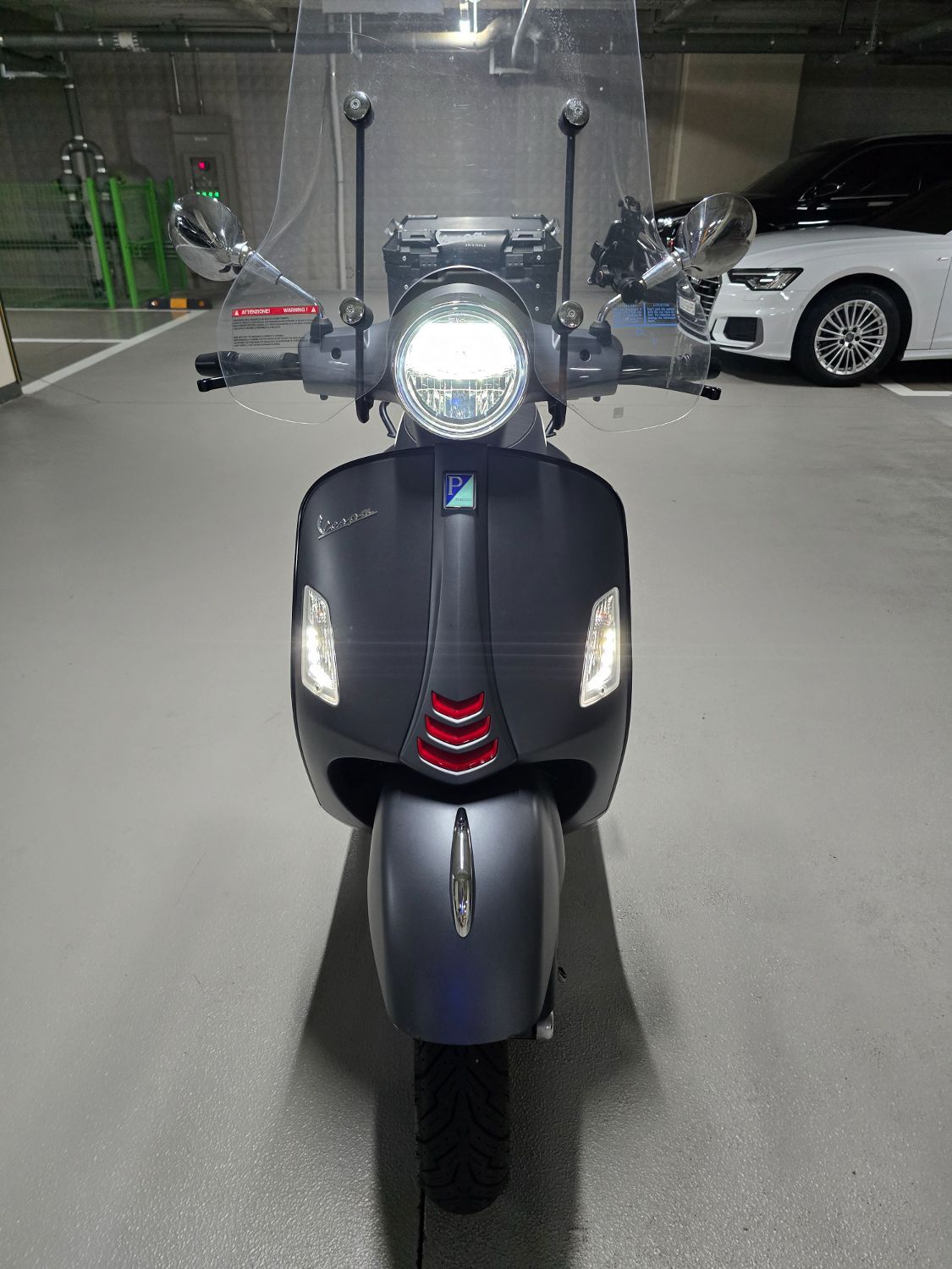 베스파 GTS 300 슈퍼스포츠 more