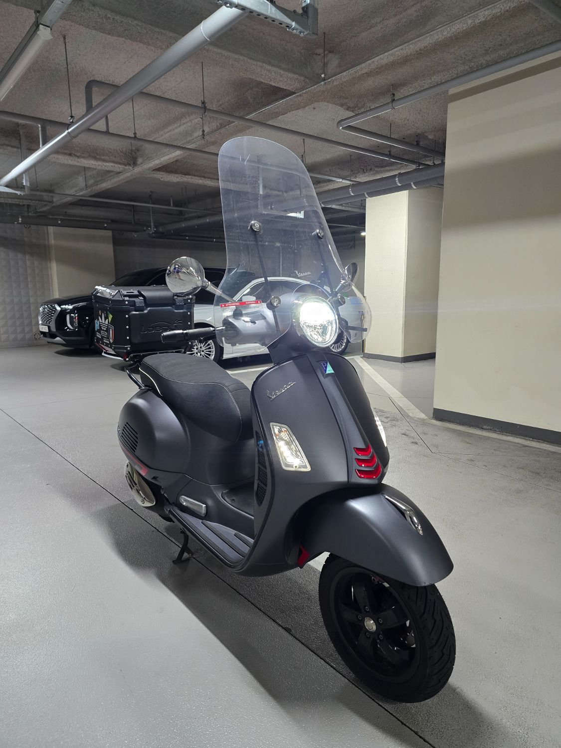 베스파 GTS 300 슈퍼스포츠 thumb 2