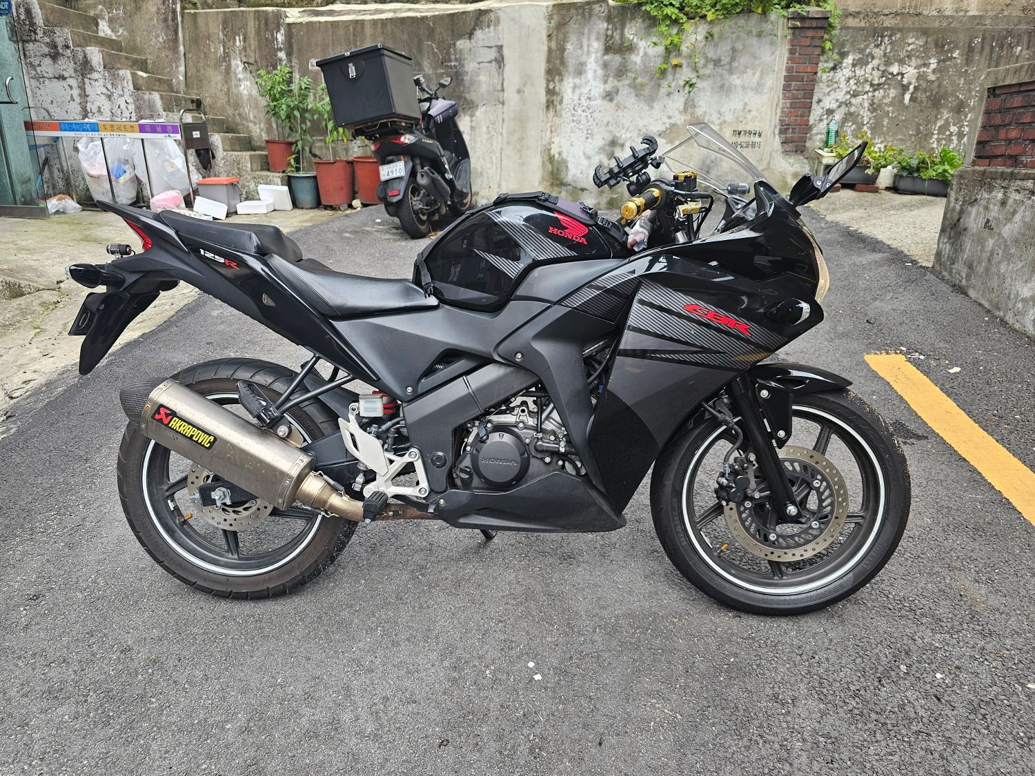 혼다 CBR 125 R thumb 2