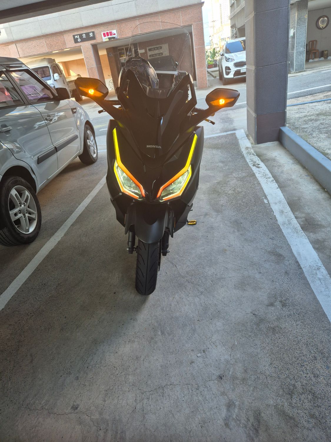 혼다 포르자 350 thumb 2