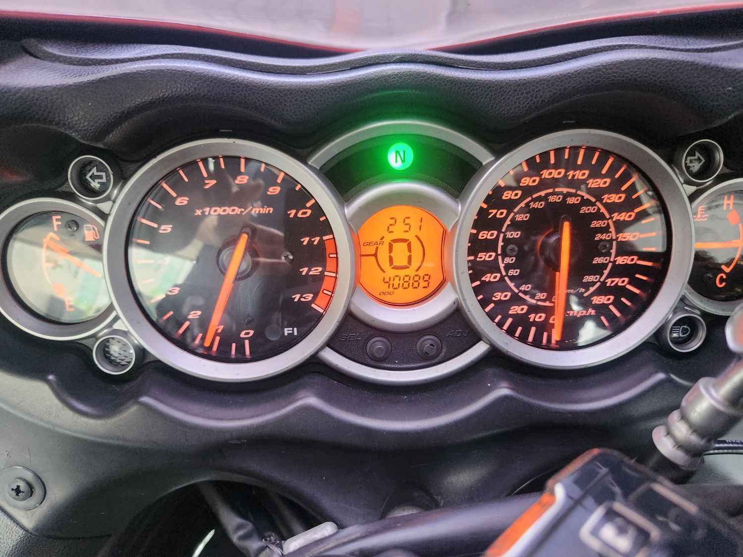 스즈키 하야부사 more