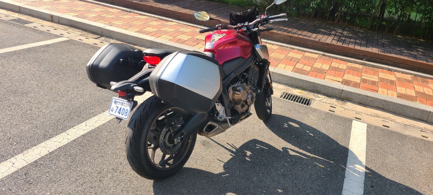 혼다 CB 650 R 2020 레드 사진 4