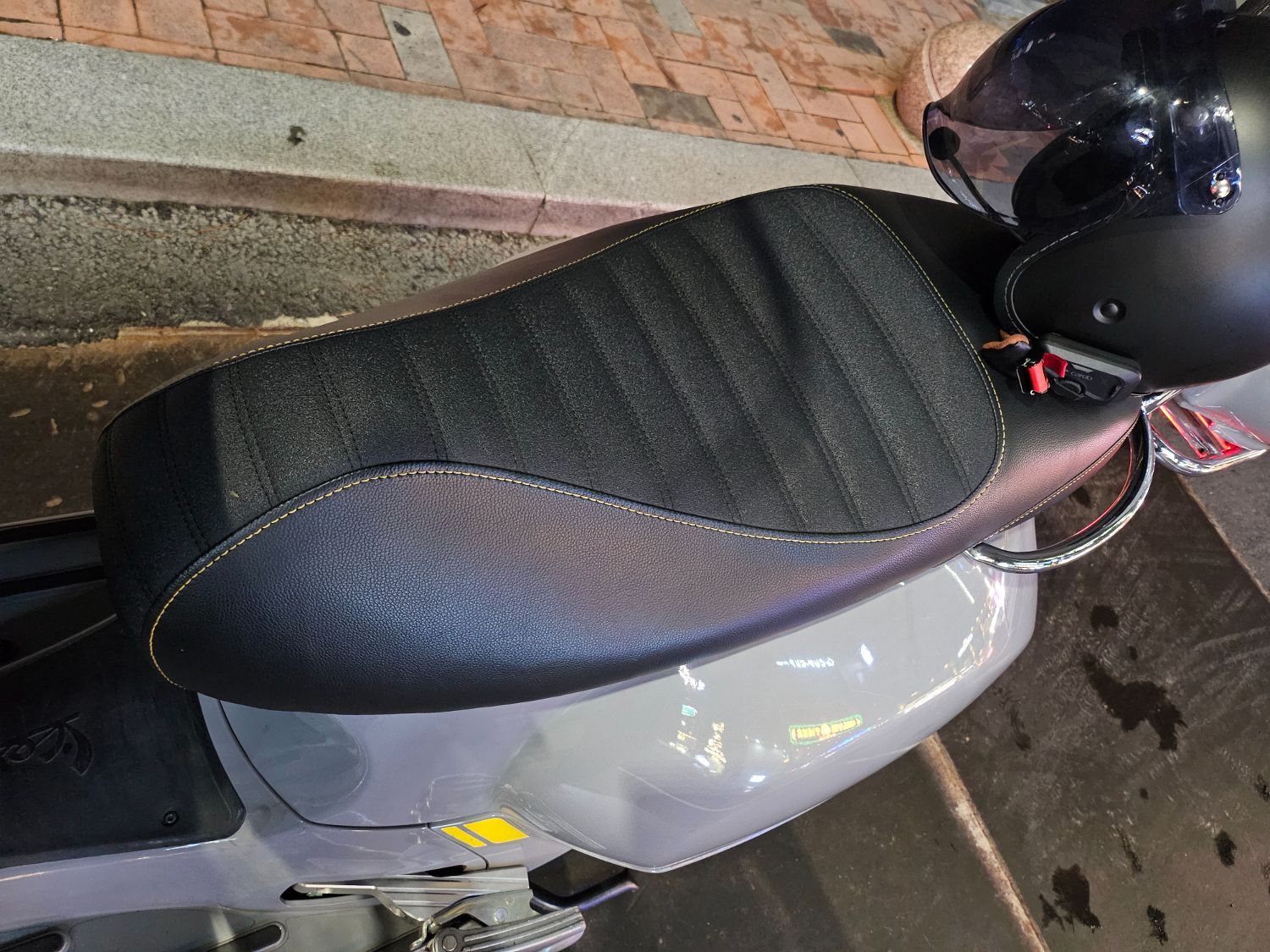 베스파 GTS 300 슈퍼테크 thumb 2