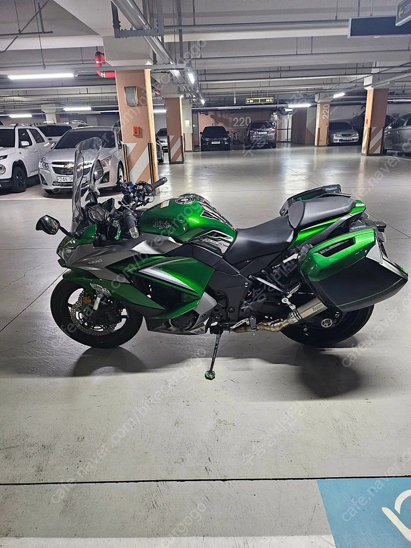 가와사키 Z 1000 SX more