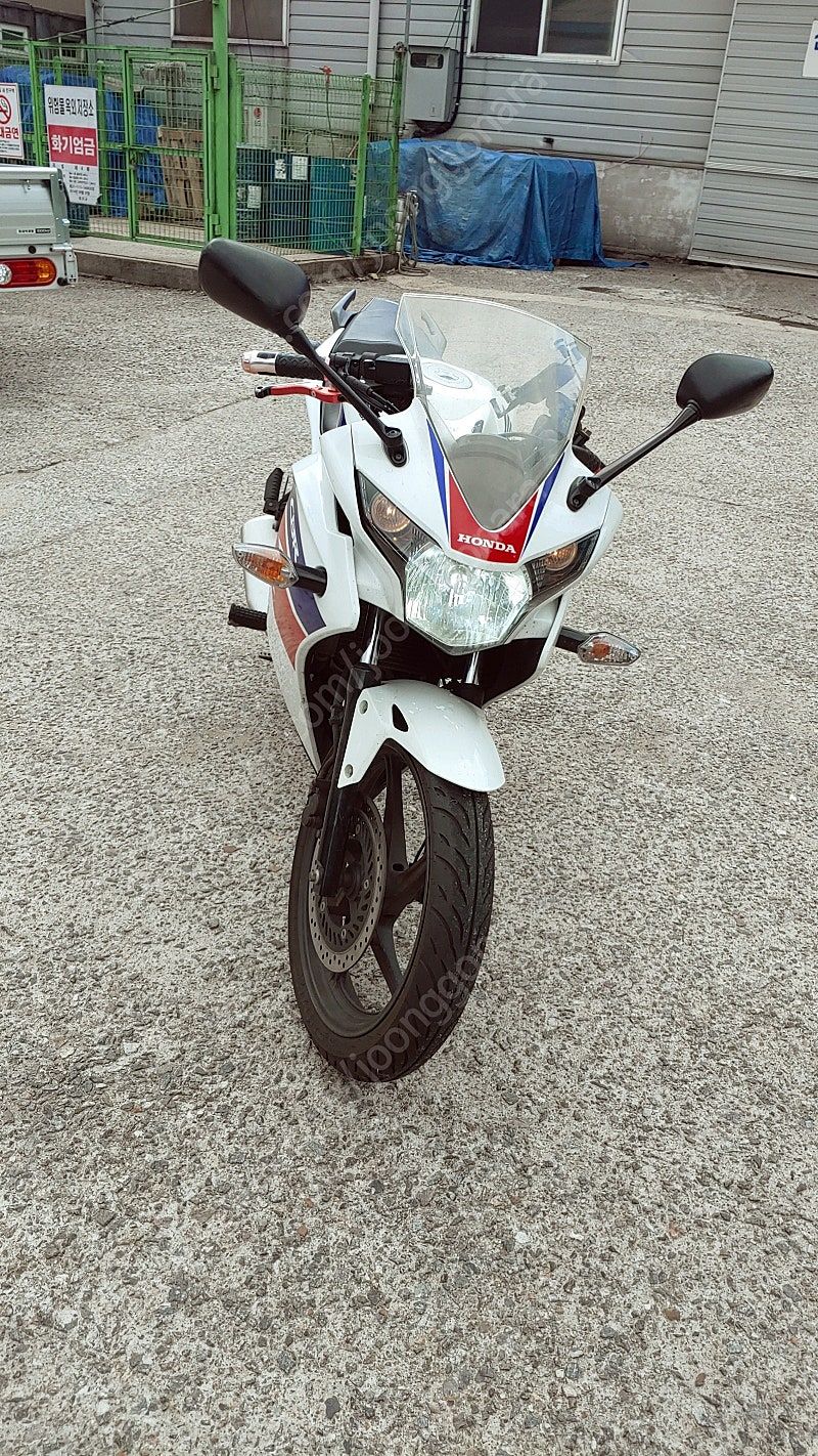 혼다 CBR 125 R thumb 2