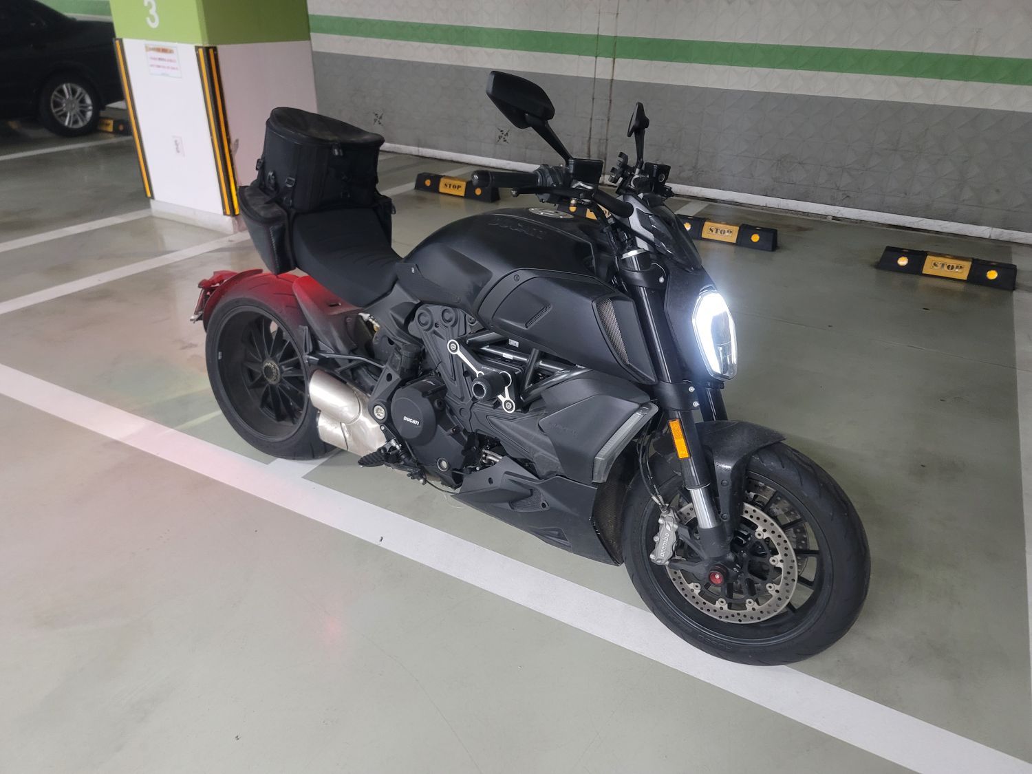 두카티 디아벨 1260 S 2021 레드 사진 4