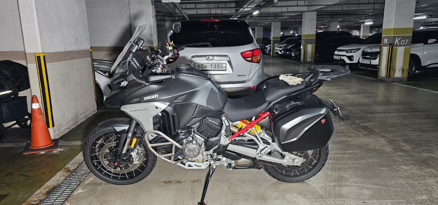 두카티 멀티스트라다 V4 S more