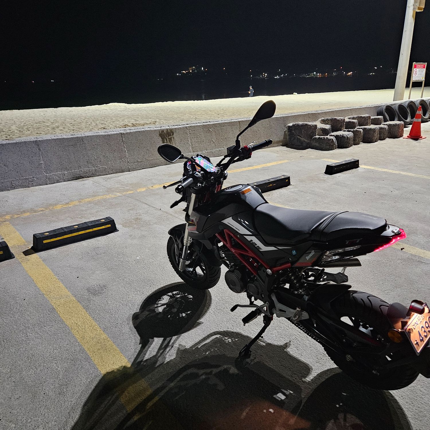 베넬리 TNT 125 thumb 2