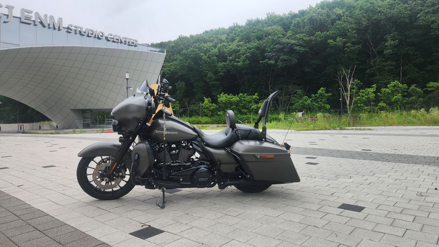 할리데이비슨 스트리트 글라이드 스페셜 more