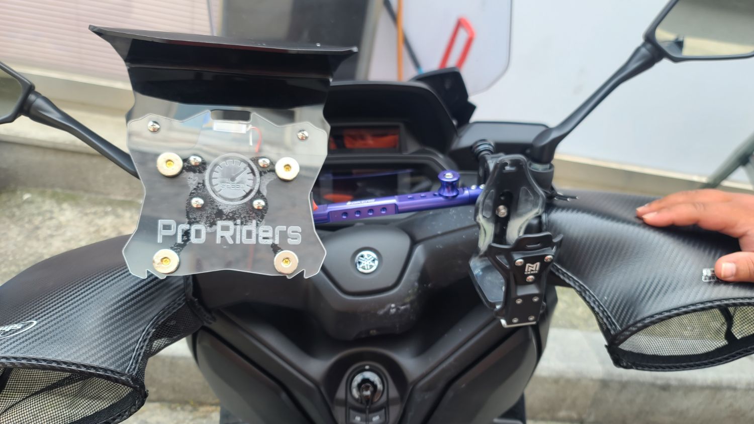 야마하 XMAX 300 ABS more