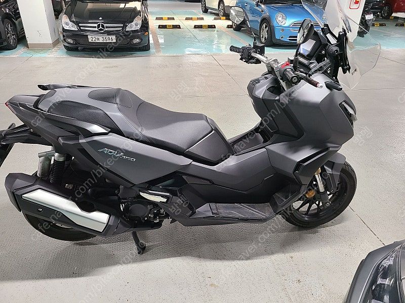 혼다 ADV 350 more