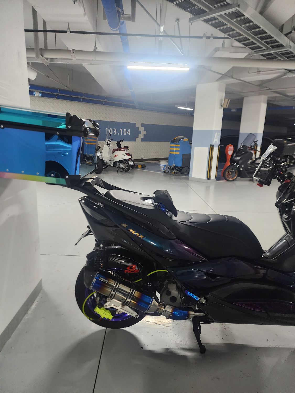 야마하 XMAX 300 ABS more