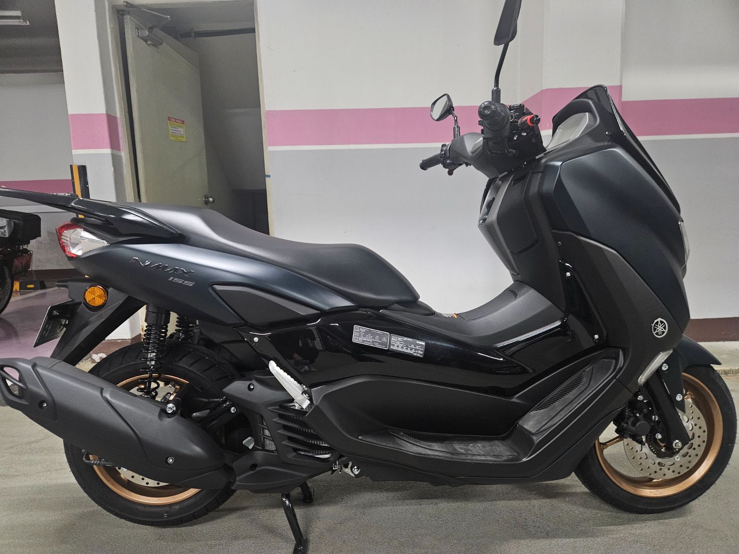 야마하 NMAX 155 more