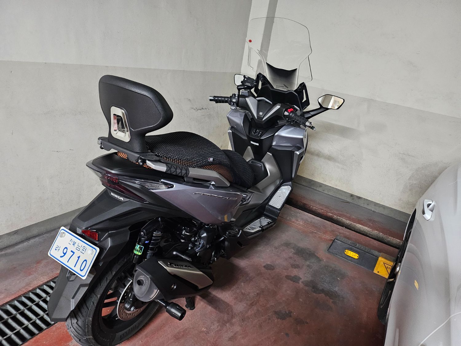 혼다 포르자 350 thumb 2