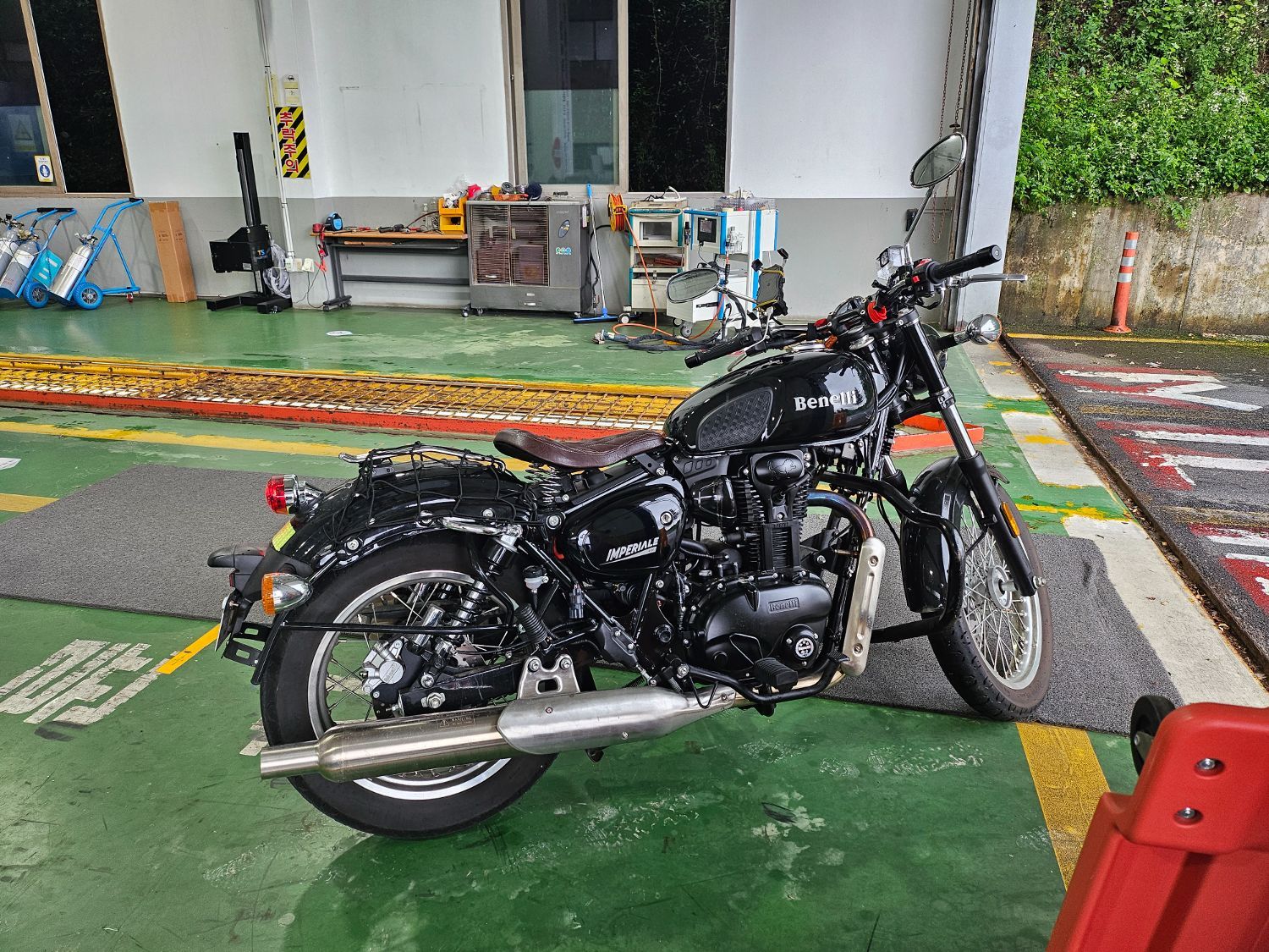 베넬리 임페리알레 400 ABS thumb 2